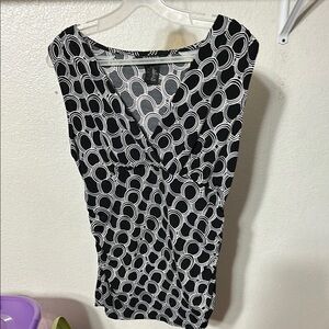 George stretch. Black and White Patterned Women's Top